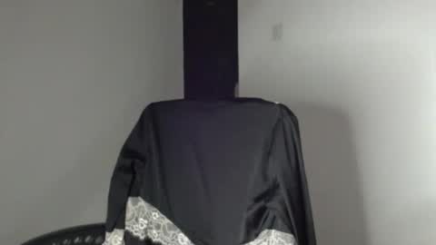 Snapshot of ebony_pussy98 chatting on 03/25/26, 07:09 delilah online show from 03/25/26, 07:09