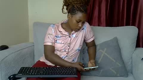 Snapshot of ebony_rubie chatting on 04/18/26, 10:41 ebony_rubie online show from 04/18/26, 10:41