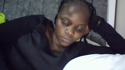 Snapshot of ebony_tasha chatting on 03/13/26, 06:25 tasha online show from 03/13/26, 06:25