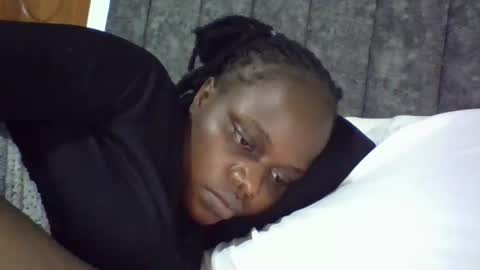 Snapshot of ebony_tasha chatting on 03/15/26, 12:16 tasha online show from 03/15/26, 12:16