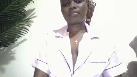 Snapshot of ebony_tasha chatting on 04/10/26, 08:02 tasha online show from 04/10/26, 08:02