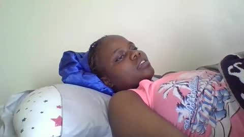 Snapshot of ebony_tasha chatting on 04/15/26, 09:16 tasha online show from 04/15/26, 09:16