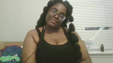 Snapshot of ebonybigtitqueen1 chatting on 10/28/25, 02:15 ebonybigtitqueen1 online show from 10/28/25, 02:15
