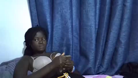 Snapshot of ebonybloom01 chatting on 09/27/25, 05:45 ebonybloom01 online show from 09/27/25, 05:45