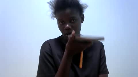 Snapshot of ebonybloom01 chatting on 11/09/25, 05:33 ebonybloom01 online show from 11/09/25, 05:33