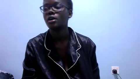 Snapshot of ebonybloom01 chatting on 11/10/25, 12:26 ebonybloom01 online show from 11/10/25, 12:26