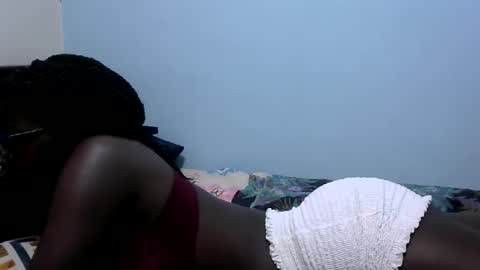 Snapshot of ebonybloom01 chatting on 11/13/25, 12:26 ebonybloom01 online show from 11/13/25, 12:26