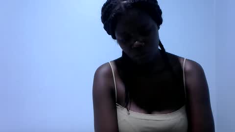 Snapshot of ebonybloom01 chatting on 11/17/25, 04:35 ebonybloom01 online show from 11/17/25, 04:35