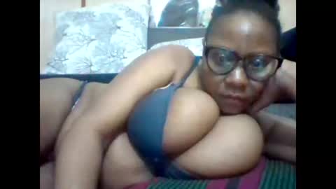 Snapshot of ebonybussy chatting on 02/16/25, 02:54 MAMITO online show from 02/16/25, 02:54