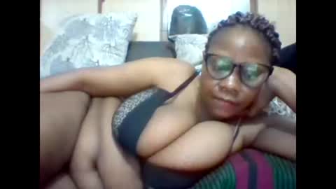 Snapshot of ebonybussy chatting on 03/05/25, 11:06 MAMITO online show from 03/05/25, 11:06