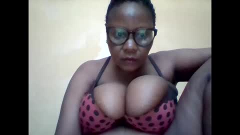 Snapshot of ebonybussy chatting on 09/13/25, 10:37 MAMITO online show from 09/13/25, 10:37
