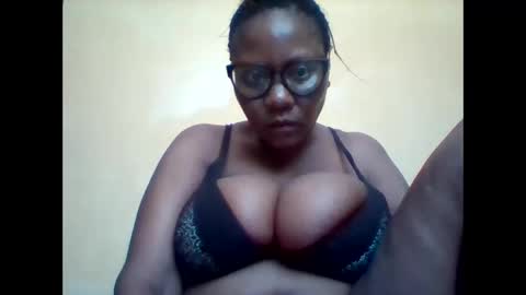 Snapshot of ebonybussy chatting on 09/15/25, 10:48 MAMITO online show from 09/15/25, 10:48