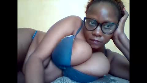Snapshot of ebonybussy chatting on 10/22/25, 10:48 MAMITO online show from 10/22/25, 10:48