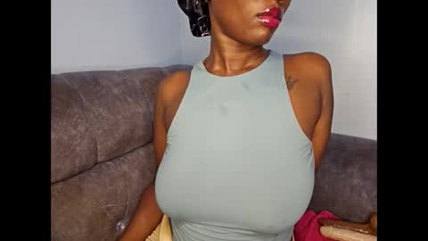 Ebony Melanie online show from 11/07/25, 11:49