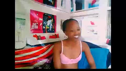 Snapshot of ebonycreamy69 chatting on 12/19/24, 06:01 Nova online show from 12/19/24, 06:01