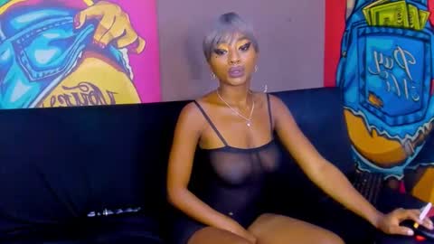 Snapshot of ebonydollx69 chatting on 01/17/25, 10:33 Pearl online show from 01/17/25, 10:33