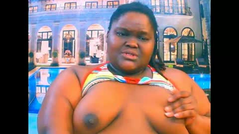 Snapshot of ebonyhotbuns4u2luv chatting on 06/11/26, 06:39 ebonyhotbuns4u2luv online show from 06/11/26, 06:39