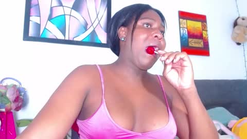 Snapshot of ebonyjdore chatting on 12/17/24, 02:01 rosmary online show from 12/17/24, 02:01