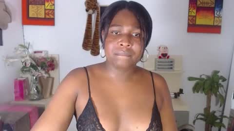 Snapshot of ebonyjdore chatting on 02/28/25, 09:23 rosmary online show from 02/28/25, 09:23