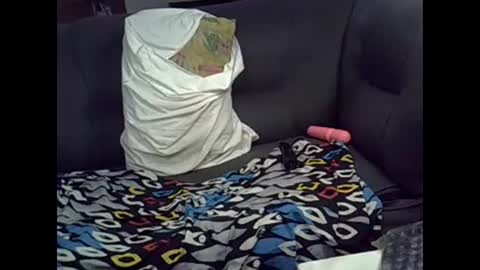 Snapshot of ebonykiki chatting on 02/19/25, 12:35 ebonykiki online show from 02/19/25, 12:35