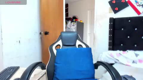 Angela online show from 01/21/25, 09:57