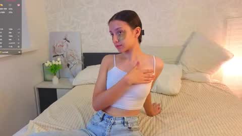 Milly online show from 09/17/25, 03:08