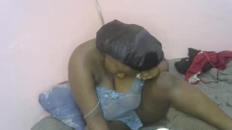 Snapshot of ebonymayahh chatting on 04/29/26, 05:30 ebonymayahh online show from 04/29/26, 05:30