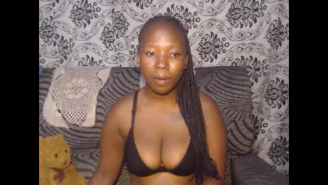 Snapshot of ebonymilf1 chatting on 03/01/25, 12:39 Tee online show from 03/01/25, 12:39