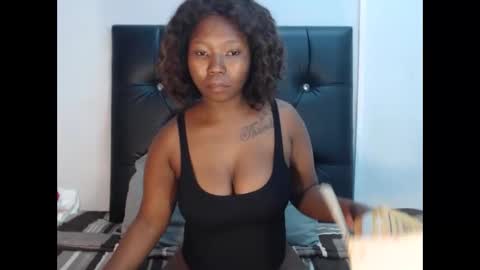 Snapshot of ebonymilf1 chatting on 03/18/26, 06:11 Tee online show from 03/18/26, 06:11