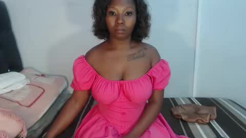 Snapshot of ebonymilf1 chatting on 04/10/26, 06:45 Tee online show from 04/10/26, 06:45