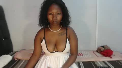 Snapshot of ebonymilf1 chatting on 04/28/26, 04:23 Tee online show from 04/28/26, 04:23