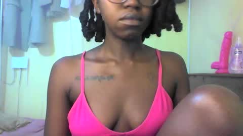 Ebonymuse2 online show from 05/18/26, 08:58