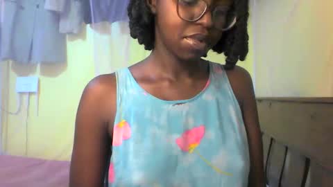 Ebonymuse2 online show from 05/26/26, 09:55