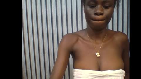 queen online show from 10/12/25, 01:59