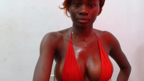Snapshot of ebonypetiti chatting on 03/06/26, 02:08 queen online show from 03/06/26, 02:08