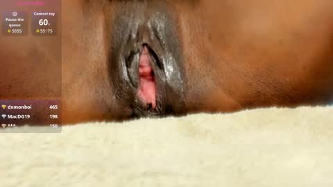 Snapshot of ebonyprolapse chatting on 09/13/25, 03:45 Ebony Prolapse online show from 09/13/25, 03:45