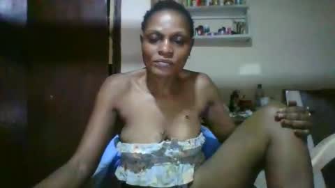 Snapshot of ebonyqueen4 chatting on 04/13/26, 08:53 JACKLINE online show from 04/13/26, 08:53