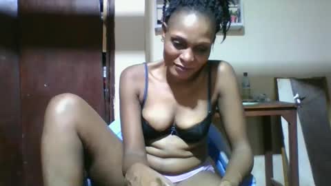 Snapshot of ebonyqueen4 chatting on 04/17/26, 09:34 JACKLINE online show from 04/17/26, 09:34