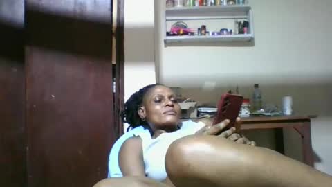 Snapshot of ebonyqueen4 chatting on 04/17/26, 09:40 JACKLINE online show from 04/17/26, 09:40