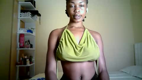 Snapshot of ebonytanqueen chatting on 04/23/26, 01:29 ebonytanqueen online show from 04/23/26, 01:29