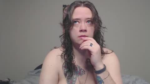 Snapshot of echosol17 chatting on 02/18/25, 02:05 Weird Echo online show from 02/18/25, 02:05