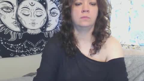 Snapshot of echosol17 chatting on 03/11/25, 07:47 Weird Echo online show from 03/11/25, 07:47