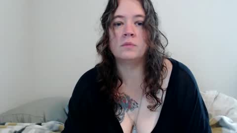 Snapshot of echosol17 chatting on 09/16/25, 04:08 Weird Echo online show from 09/16/25, 04:08