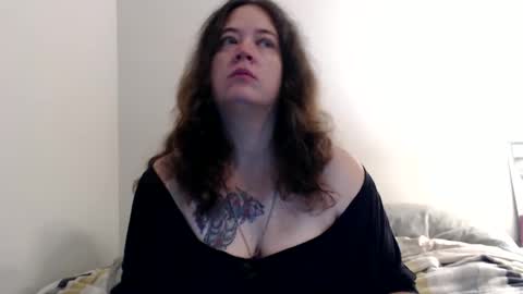 Snapshot of echosol17 chatting on 09/27/25, 11:37 Weird Echo online show from 09/27/25, 11:37