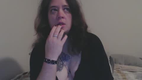 Snapshot of echosol17 chatting on 10/08/25, 10:24 Weird Echo online show from 10/08/25, 10:24