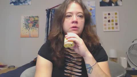 Snapshot of echosol17 chatting on 11/28/25, 01:47 Weird Echo online show from 11/28/25, 01:47