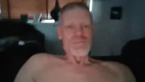 Snapshot of eddie4767 chatting on 11/16/25, 09:37 eddie4767 online show from 11/16/25, 09:37