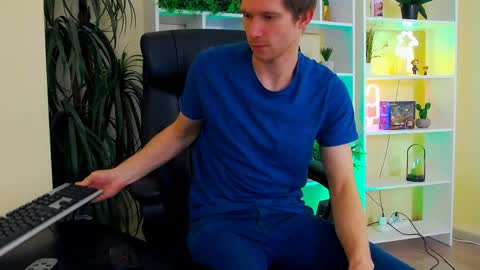 Snapshot of eddie_baker chatting on 04/03/26, 07:28 eddie_baker online show from 04/03/26, 07:28