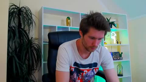 Snapshot of eddie_baker chatting on 04/12/26, 02:33 eddie_baker online show from 04/12/26, 02:33