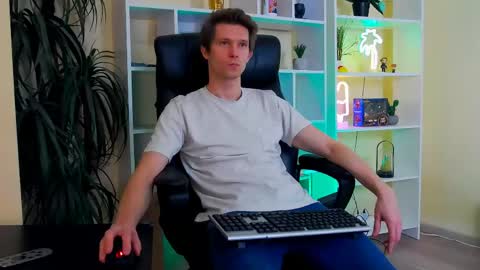 Snapshot of eddie_baker chatting on 04/14/26, 08:15 eddie_baker online show from 04/14/26, 08:15